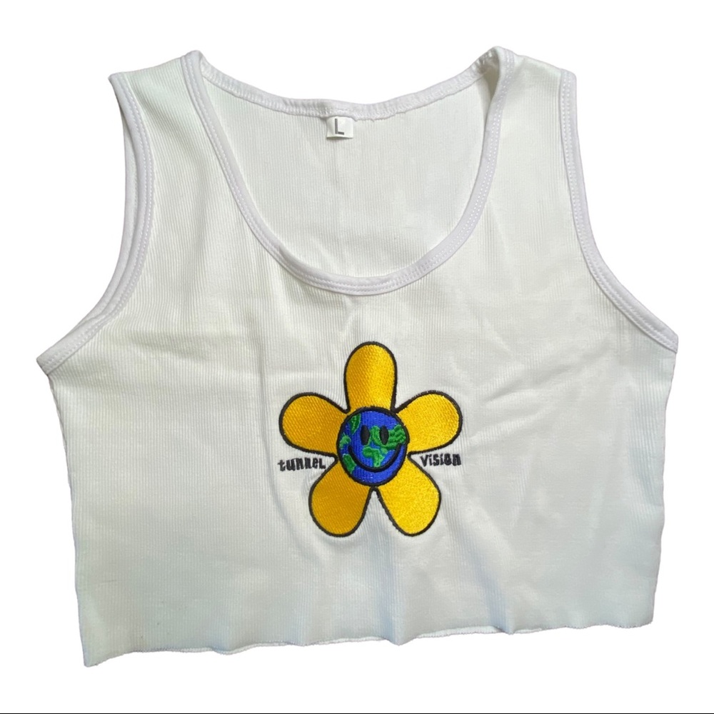 🌸 TUNNEL VISION CROP TANK WITH CUTE PRINT DESIGN | White | Size L 🌸